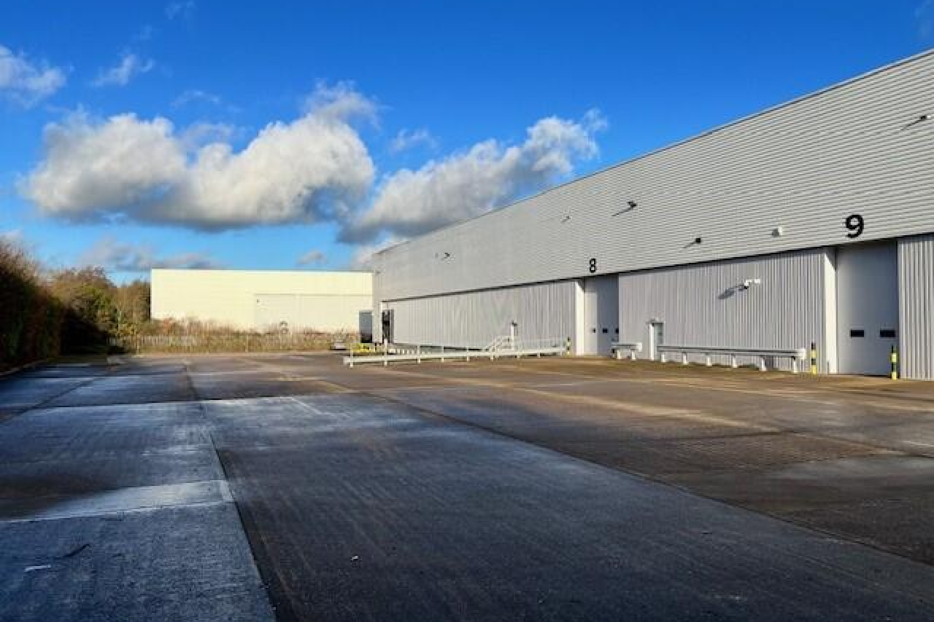 Discovery Antar Feb26 04